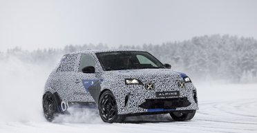 Недорогой спортивный электромобиль от Renault показали до премьеры (фото)