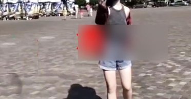 Полиция разыскала тиктокершу, которая танцевала под русский рэп с матом на фоне портретов Героев