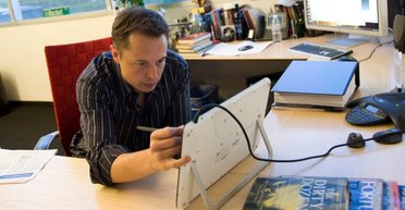 Дух времени. Как получить заказ на $25 млн за три твита