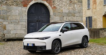 На европейский рынок выходит семейный электрокар от Stellantis за 36 400 евро (фото)