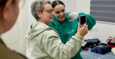 Заложница ХАМАС из Британии обвиняет ООН после освобождения: подробности