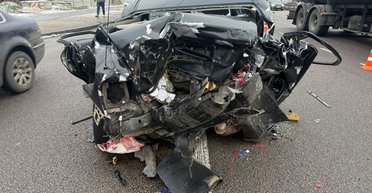 Смертельна ДТП у Києві: військовий врізався в сімейне авто, загинула мати двох дітей (фото)