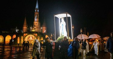 На это ушло 100 лет: католическая церковь официально признала "чудесное исцеление" британца в Лурде