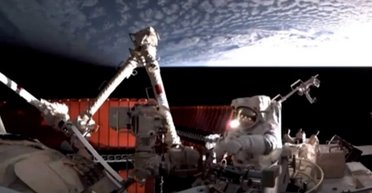 Китайські астронавти встановили на станції "Тяньгун" захист від великої загрози з космосу (відео)