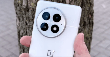 OnePlus 13 оказался лучше iPhone 16 Pro Max: эксперты назвали главную отличительную черту
