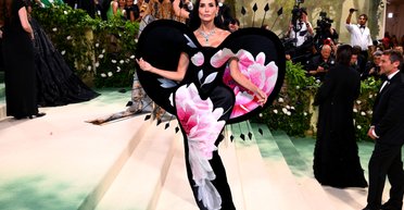 Серце із шипами: 61-річна Демі Мур вразила образом на Met Gala 2024 (фото)