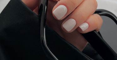 Бездоганні нігті на осінь 2024: топ 7 трендів у манікюрі (фото, відео)