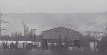 Бухты в дыму: в соцсетях показали взрывы в Севастополе и других городах Крыма (видео)