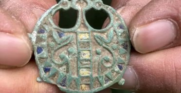 Ледь не викинув у смітник: пошуковець знайшов цінний артефакт, але вчасно схаменувся