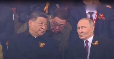 Парад в Москве: Путин показал Си Цзиньпину "Ланцеты" и "Герани", которыми бьют по Украине (видео)