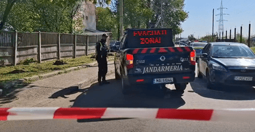 Під час атаки РФ на Україну уламки БПЛА з вибухівкою впали у Румунії: є руйнування (фото)