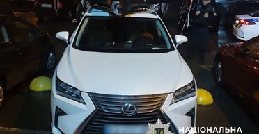 Киянин перевозив "Шахед" на даху авто: поліція вилучила дрон для перевірки (фото)