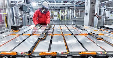 Китай скорочує постачання графіту: світове виробництво акумуляторів під загрозою