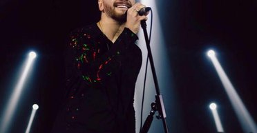 Лідер "Скай" показав рідкісне фото з дорослою донькою