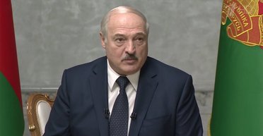 "Кусочек земли захватить": Лукашенко говорит, что оппозиция стремится ввести в Беларусь иностранные войска