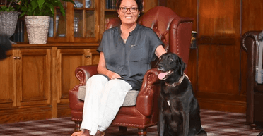 "Почала хворіти": переможниця лотереї відчувала стрес і купила Bentley собаці