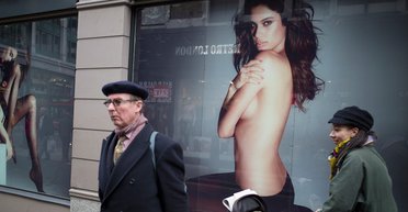 Вопрос по телу. Как новый закон о рекламе очистит биллборды и экраны от сексуальных объектов