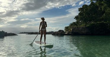 Дружина Бориса Джонсона показала струнку фігуру в бікіні після народження трьох дітей (фото)