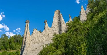 В Альпах ховаються нерукотворні піраміди: вони старші за відомі піраміди Гізи (фото)