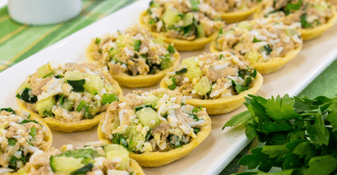 Тарталетки із салатом з тунця: рецепт дуже смачної та апетитної закуски