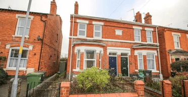 Пара купила снаружи великолепный дом за миллионы: каждая комната имела сюрприз (фото)