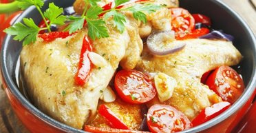 Просто, але дуже смачно: рецепт фрикасе з курки з овочами