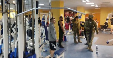 Мобілізація в Україні: чи можуть ТЦК вручати повістки у спортзалах