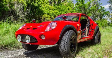 Спорткар Mazda перетворили на незвичайний позашляховик у стилі Ferrari (фото)