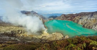 У серці вулкана розташоване найбільше у світі кислотне озеро: де воно знаходиться (фото)