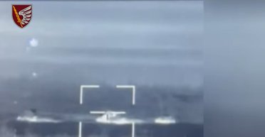 ВС РФ бросили на штурм 79 ОДШБр сразу 19 единиц бронированной техники: ВСУ показали бой (видео)