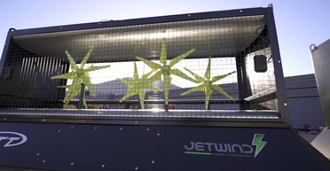 Необычный источник энергии: как мини-ветряки улавливают "искусственный" ветер (видео)