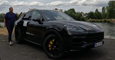 700 сил и цена 220 000 евро: каким будет самый быстрый и дорогой Porsche Cayenne (видео)