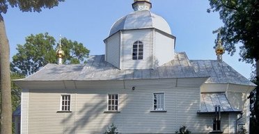 "Порізали бензопилами": на Рівненщині селяни зруйнували храм-пам'ятку XVIII сторіччя (фото)