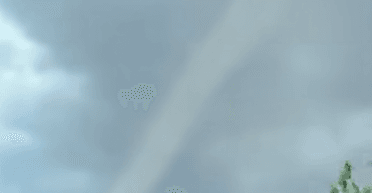 "Україна наближається до США": у Київській області помітили торнадо, що відомо (відео)