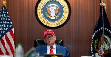 Администрация Трампа готовится к мирным переговорам с Ираном: СМИ узнали, чего будут требовать
