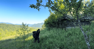 Украинец нашел в Карпатах 110-летний дом, где жили его предки: что было внутри (фото)