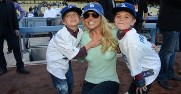 Брітні Спірс уперше за два роки зустрілася із синами (фото, відео)