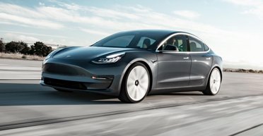 Ремонт электромобилей Tesla обходится на 25% дороже авто с ДВС — исследование