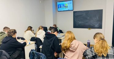 В Днепре директор частного лицея обматерила учеников на русском языке: подробности скандала (видео)