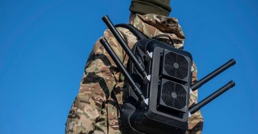 От антидронового ружья до РЭБ-рюкзаков: как тестируют комплексы против FPV-дронов (фото)