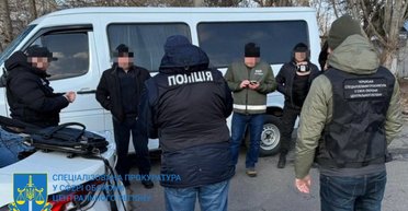 В Черкасской области бывший руководитель ТЦК пытался подкупить нынешнего за $2000: подробности