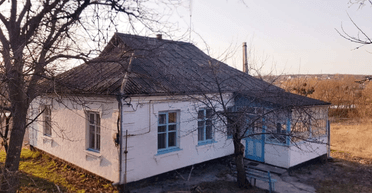 Дома продают за 10 тыс. грн: украинец показал красивое село, где почти никто не живет (фото)