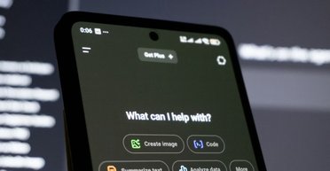 ChatGPT, Gemini и Claude проверили на ложь: какой ИИ чаще всего вас обманывает