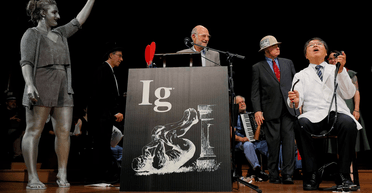 "Трамп "выжил" Шнобелевскую премию из США: где ее будут проводить