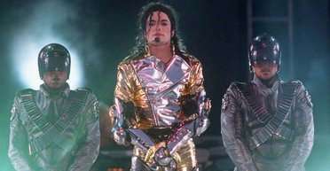 Цена машины: носок Майкла Джексона продали на аукционе почти за 300 тысяч гривен (фото)