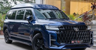 Toyota Land Cruiser 300 перетворили на розкішний лімузин із величезним телевізором (фото)