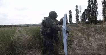 "Готовили теракт": россияне показали украинский дрон, упавший под Васильевкой (видео)
