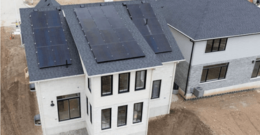 В Канаде построили дом из солнечных панелей: сколько денег он экономит (фото)