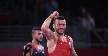 Будет еще одна медаль: украинский борец Парвиз Насибов вышел в финал Олимпиады-2024
