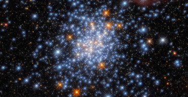 Космические алмазы. Ученые обнаружили одно из самых красивых звездных скоплений (видео)